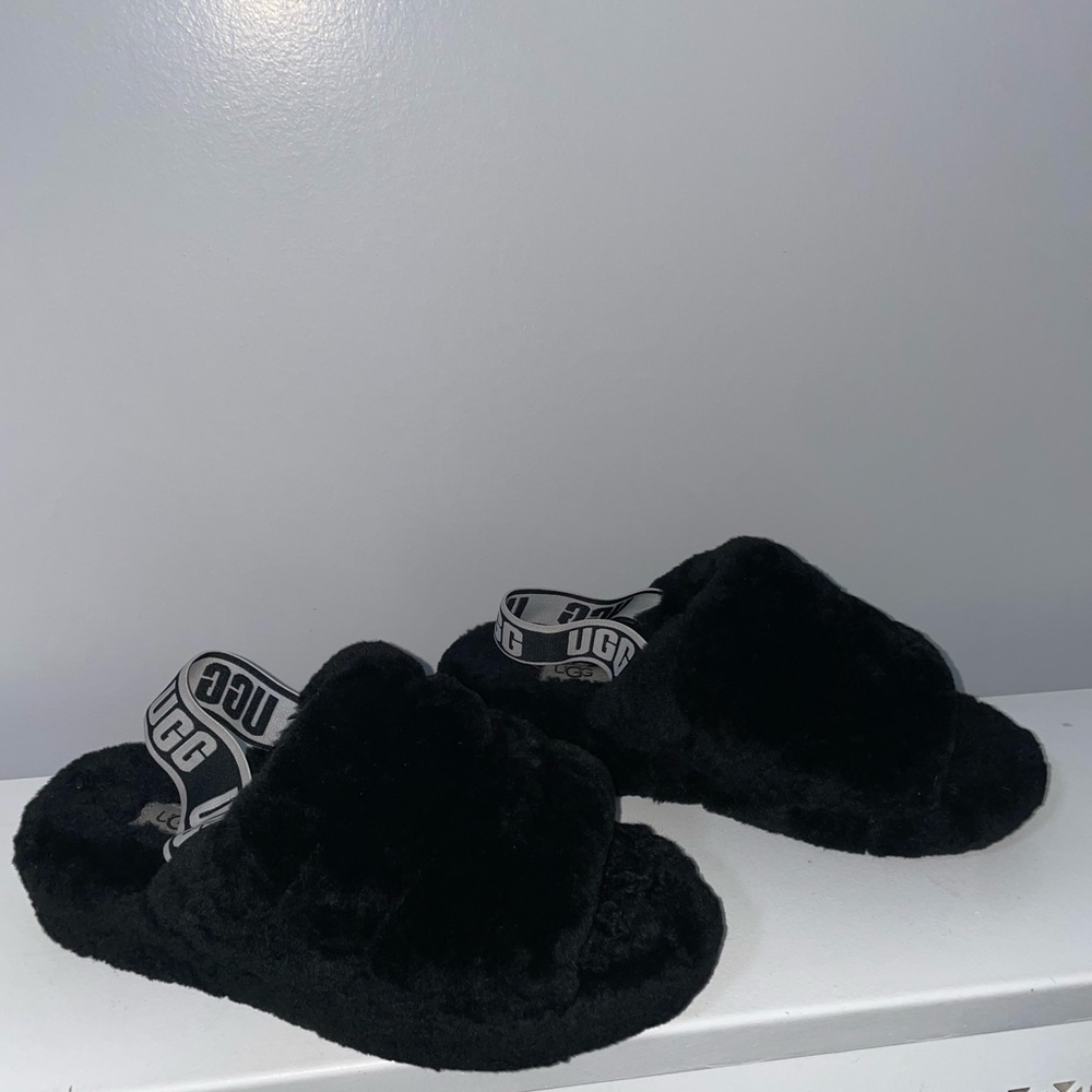 UGG “Fluff Yeah” slide sandals